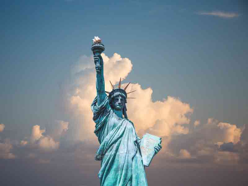 Hoa Kỳ giải quyết tình trạng khiếu nại đối xử nhập cư