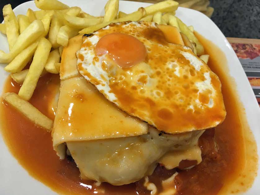 Francesinha – món ăn không thể bỏ qua trong ẩm thực Bồ Đào Nha