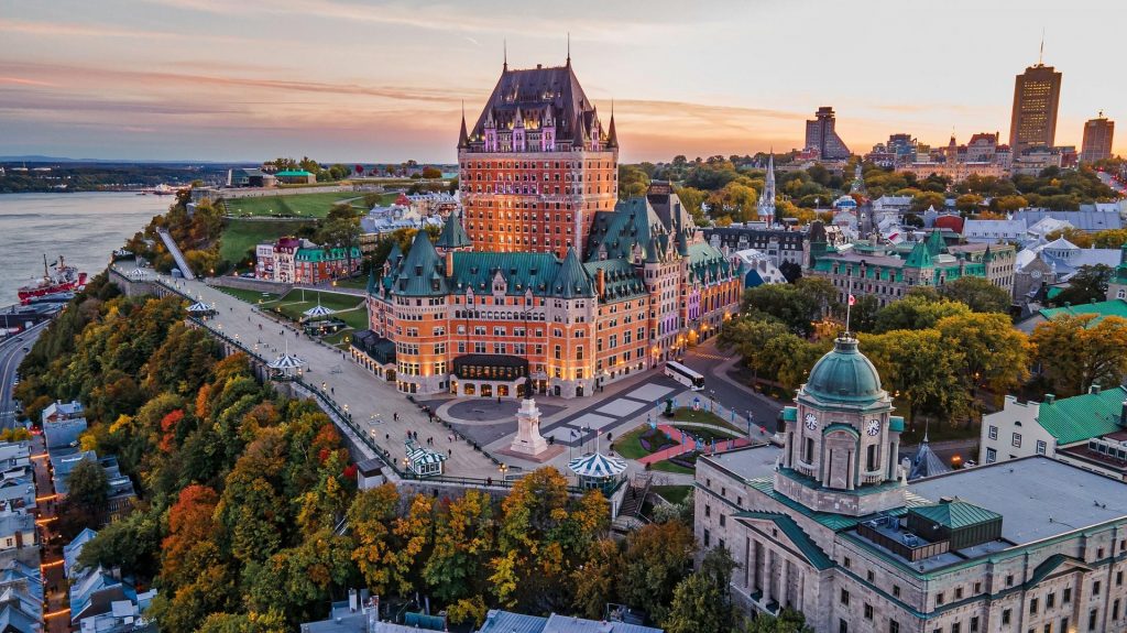 quebec chateau frontenac hero
