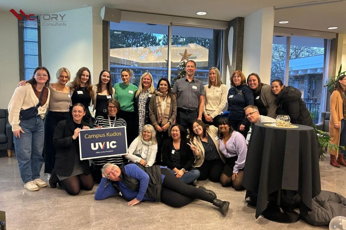 cong dong dai hoc victoria canada