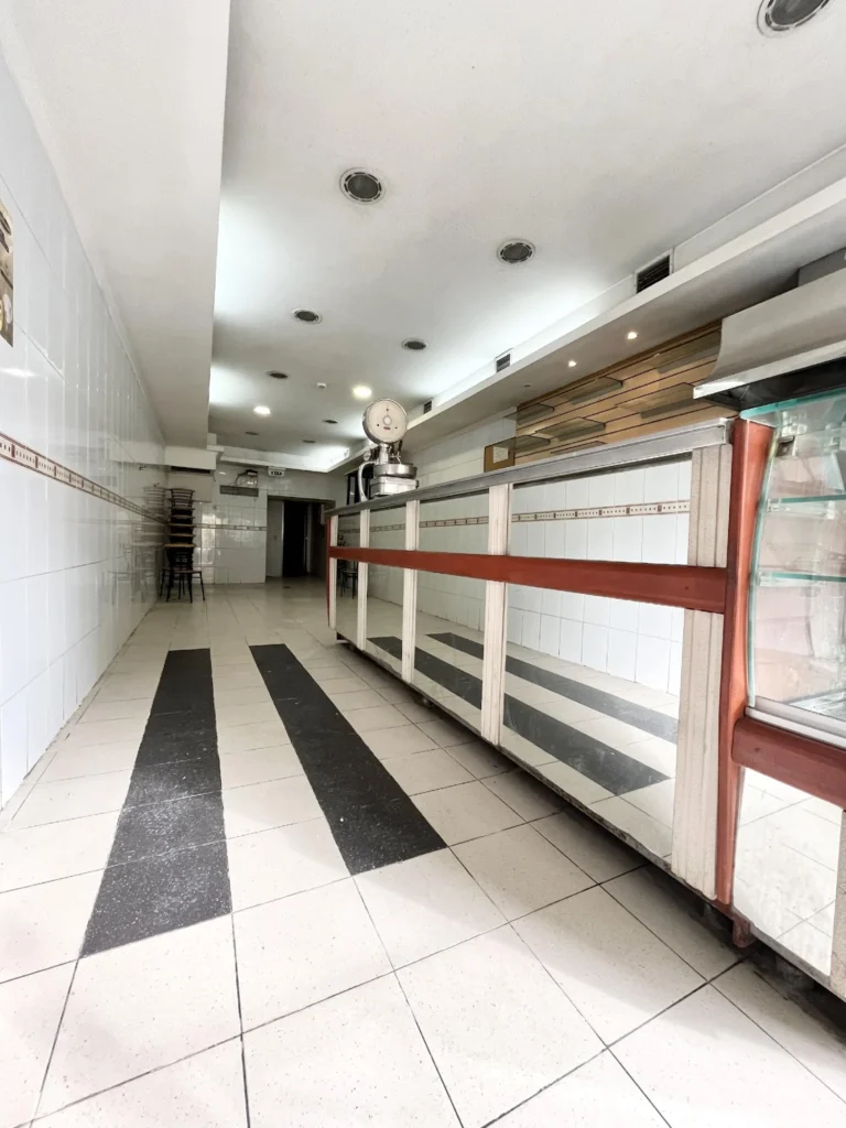 Portugal Pedro Restaurant 27 ben trong3