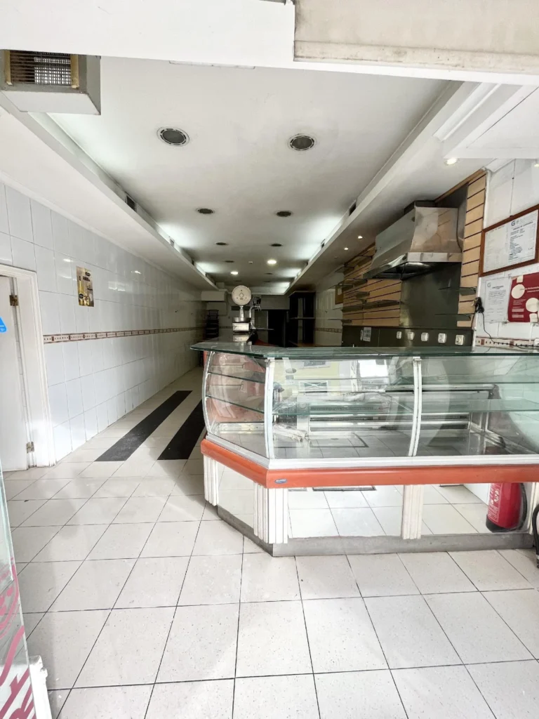 Portugal Pedro Restaurant 28 ben trong4