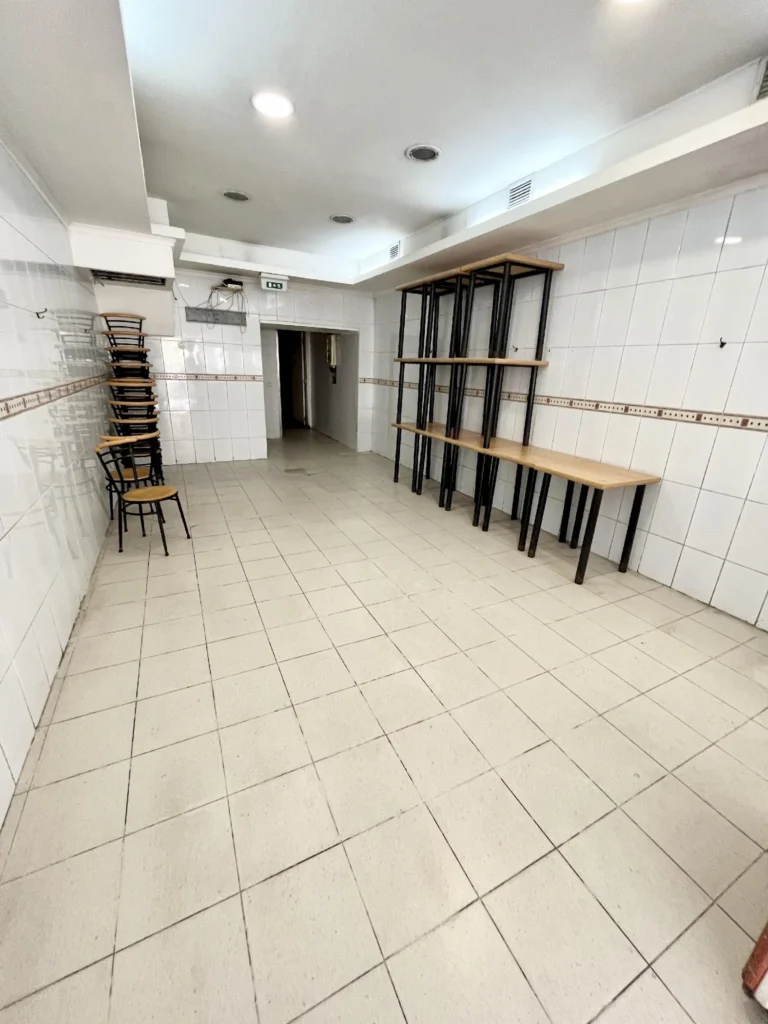 Portugal Pedro Restaurant 34 ben trong7