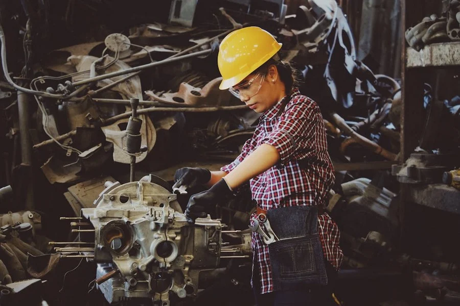 Định cư Canada diện Federal Skilled Trades Program