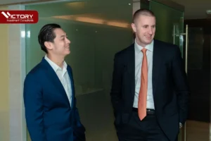 ceo edison quach va ong sam wolfe trao doi cung nhau hoi thao tho nhi ky 2022 2