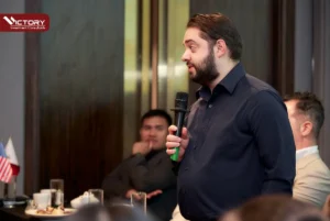 Luật sư Marc Andre Seguin phát biểu tại hội thảo định cư do VICTORY tổ chức năm 2022