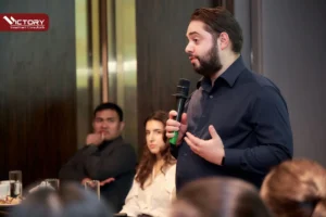 Luật sư Marc Andre Seguin phát biểu tại hội thảo định cư do VICTORY tổ chức năm 2022