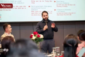 Luật sư Marc Andre Seguin trình bày nội dung chương trình định cư Mỹ EB5 tại hội thảo định cư do VICTORY tổ chức năm 2022