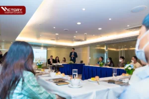 mark i davies esq phat bieu o hoi thao dinh cu victory 2022