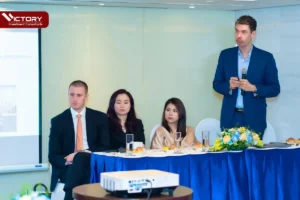 mark i davies esq su kien dinh cu do victory to chuc 10 2022