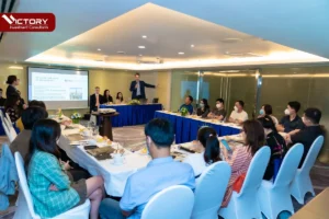 mark i davies esq trinh bay noi dung chuong trinh di my tai hoi thao dinh cu victory 10 2022