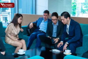 vicky nguyen edison quach mark i davies trao doi voi nhau tai hoi thao tho nhi ky va my 2022 1